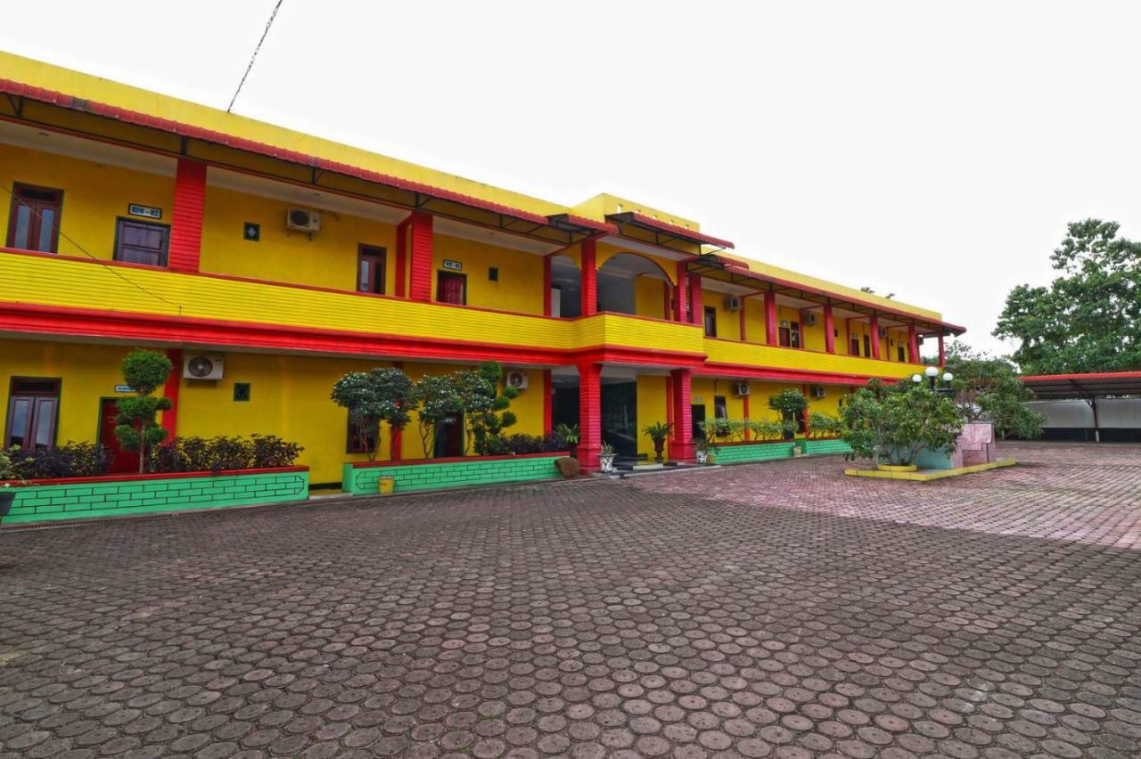 Hotel Rembulan Tebing Tinggi Exterior foto